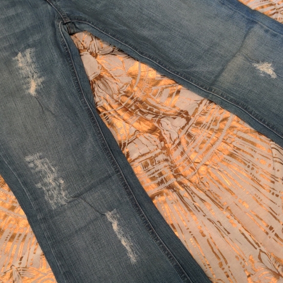 Embroidered Jeans LOVE IS ALL WE NEED! ❤️ - Picture 7 of 9